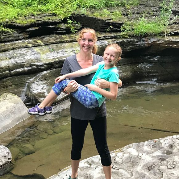 Meet your Posher, Jennifer n - Picture 1 of 1